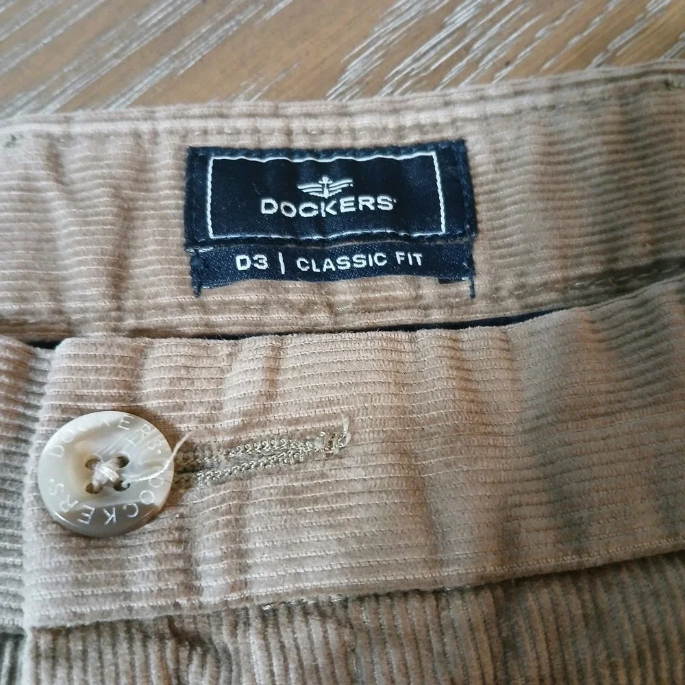 Dockers Men Corduroy Pants Sz 42x30 Brown Outdoor Flat Front Classic Fit
